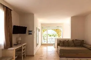 Tenuta Montiro' Hotel 4*