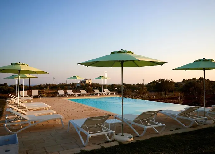 Otel Tenuta Montiro' 4*