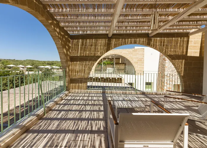 Tenuta Montiro' Otel 4*