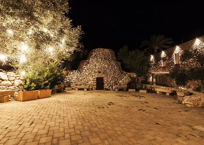 Tenuta Montiro' Otel 4*